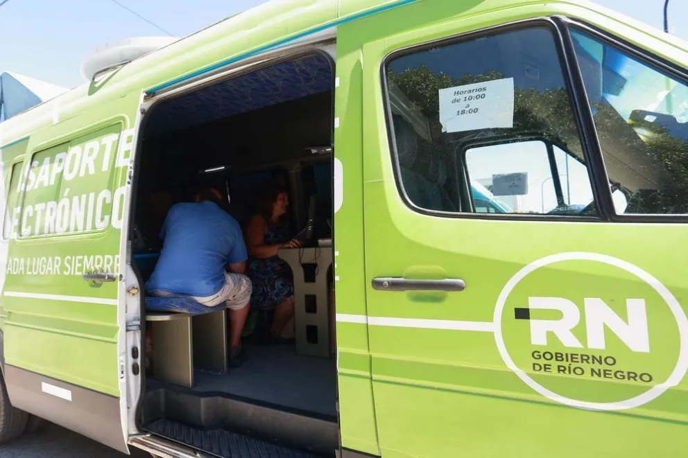 El objetivo es seguir acercando los trámites a las y los rionegrinosCrédito: Gobierno de Río Negro.