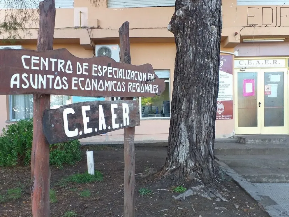 CEAER llama a concurso docente