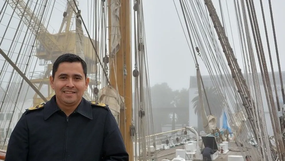 La Fragata Libertad parte mañana con un choelense entre sus tripulantes