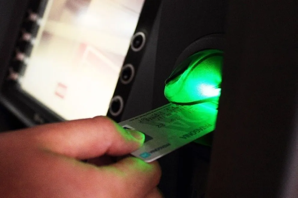 Comienza a pagarse a los estatales la última cuota del medio aguinaldo