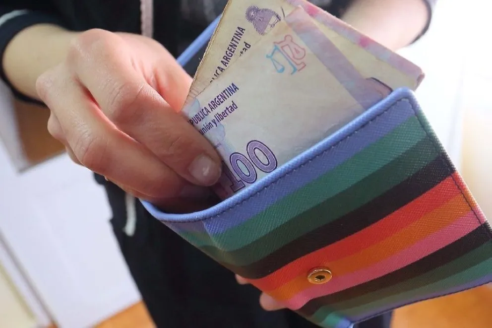 El viernes 24 comienza el pago de la primera mitad del Aguinaldo a estatales rionegrinos