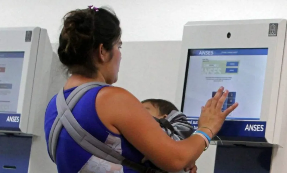 ANSES: cómo acceder al pago de 17.000 pesos para titulares de AUH