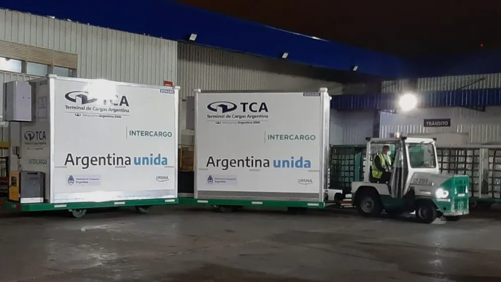 Llegaron al país las primeras 580 mil dosis de la vacuna Covishield elaboradas en India