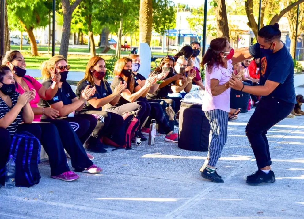La plaza 9 de Julio se colmó de alegría con actividades artísticas
