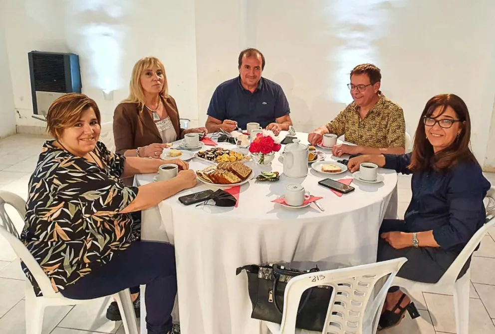 El CEAER celebró su cumpleaños 30 con un té del reencuentro