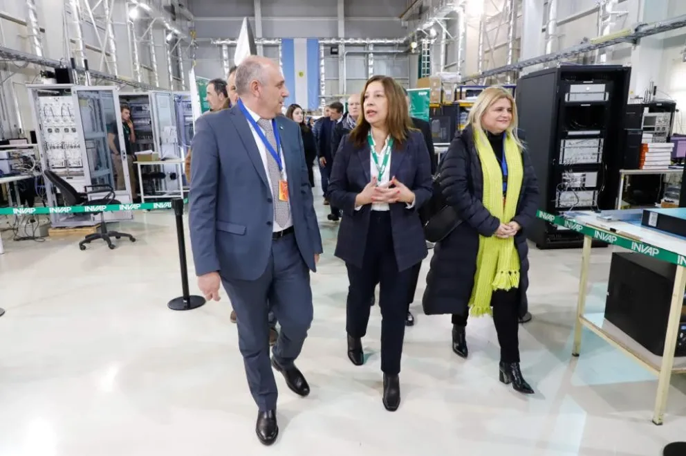 INVAP modernizará los sistemas de control de tráfico aéreo del país