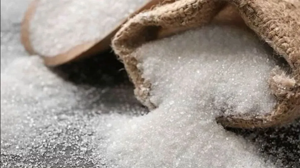 Anmat prohibió una marca de azúcar que tenía "piedras y otros objetos extraños"