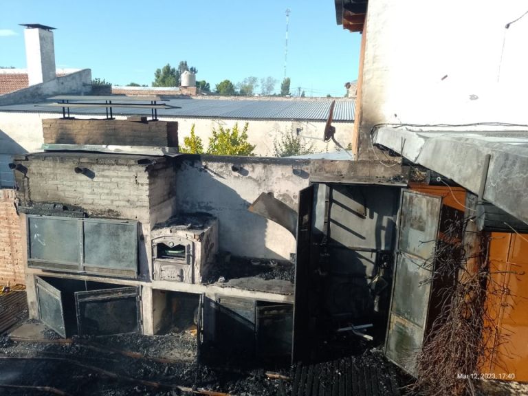Se incendió el patio de una vivienda en Choele Choel | 7enpunto