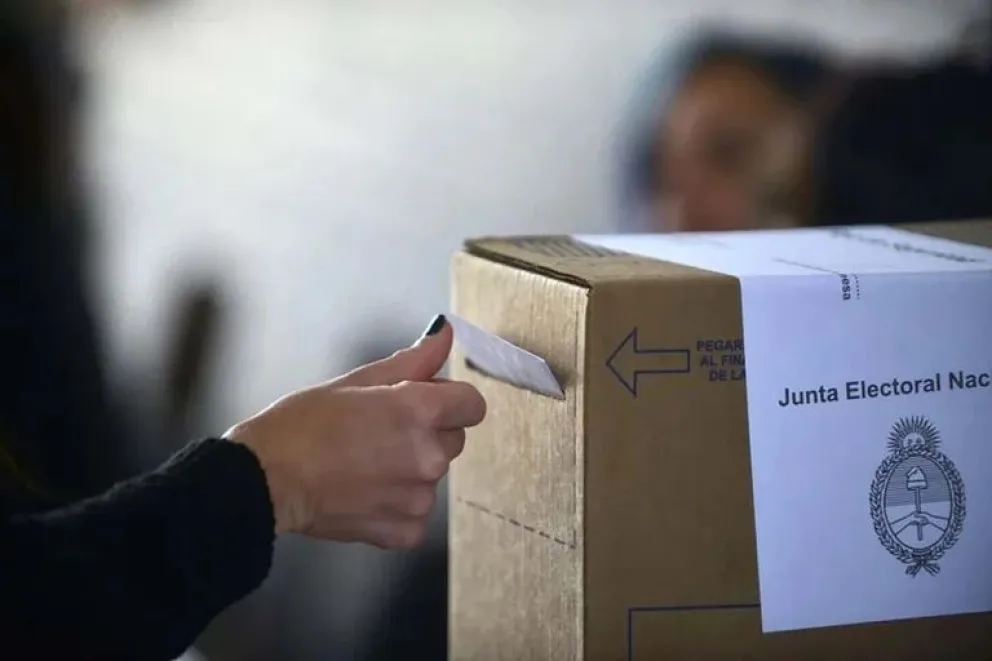 Se vota en Salta, Tierra del Fuego y La Pampa
