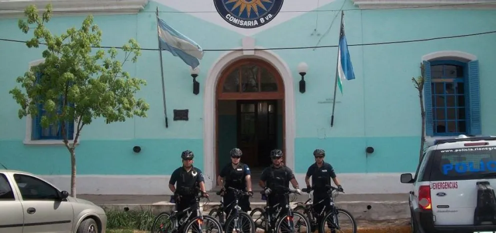 Choele Choel: bicipolicías sorprendieron a jóvenes sustrayendo elementos de un edificio