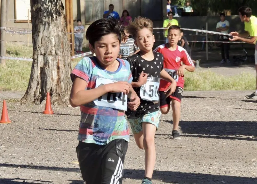 'Ponete las zapas' en los barrios de Choele Choel