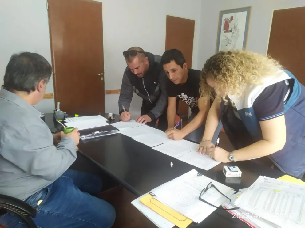 Acuerdan el proceso de pase a planta en el Municipio de Río Colorado