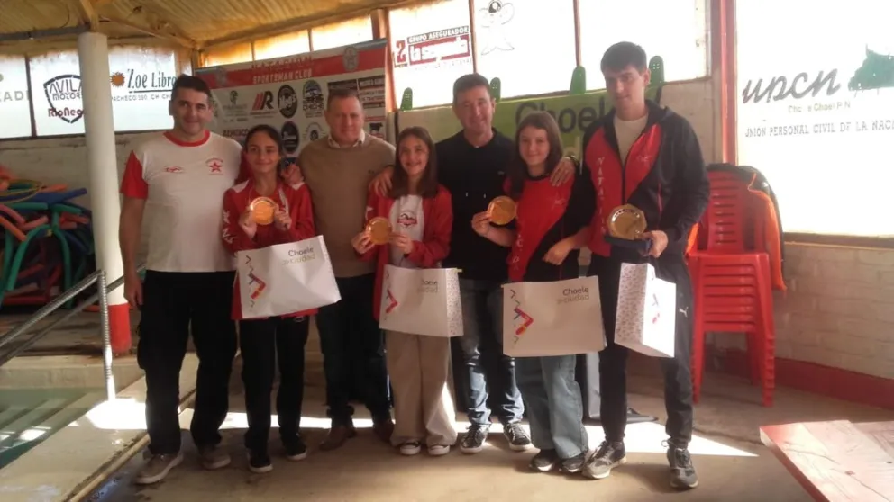 Entregaron reconocimientos a deportistas del Club Sportsman