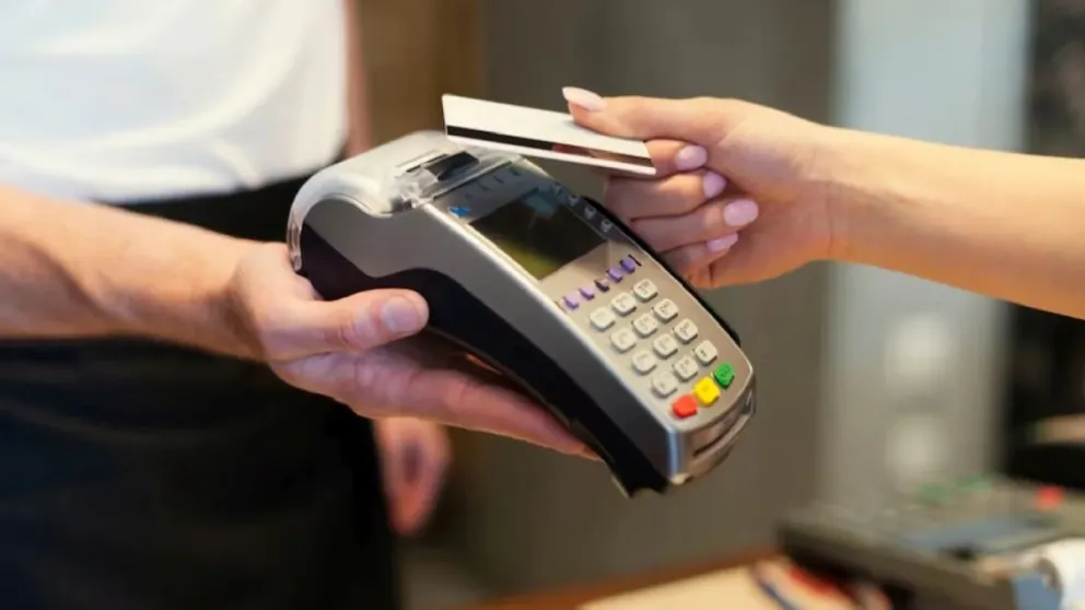 Aumentarán los límites para comprar con tarjetas de crédito