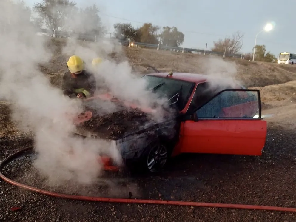 Se incendió un auto en el barrio Maldonado