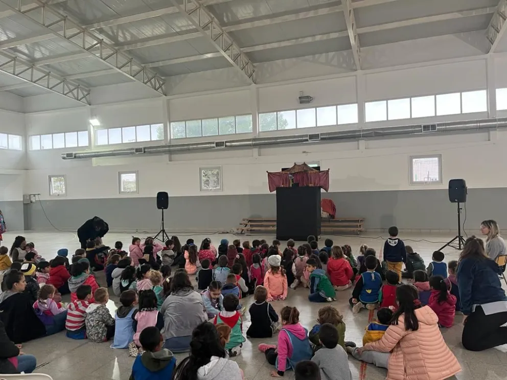 Show de títeres en Río Colorado