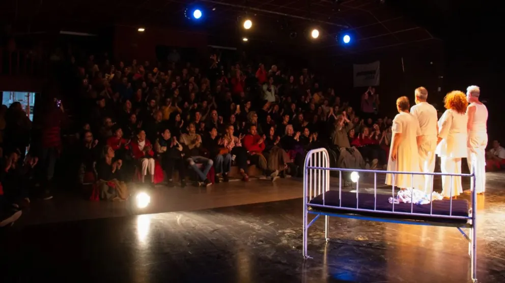 Notable concurrencia de público en la Fiesta del Teatro Rionegrino