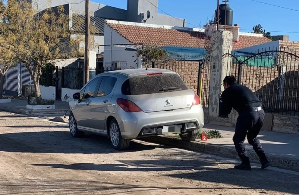 Robaron un vehículo del interior de una vivienda en Choele Choel