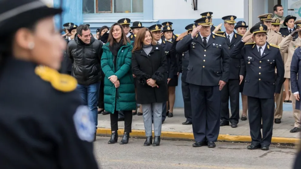 Cadetes de la Policía juraron lealtad a la Bandera Argentina