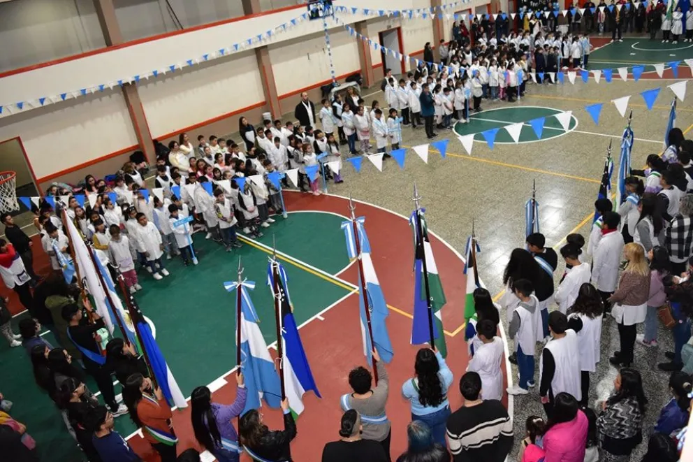 Acto por el Día de la Bandera en Luis Beltrán