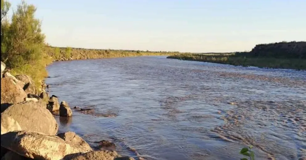 Continúa vigente el alerta por lluvias y desbordes en ríos Neuquén y Colorado