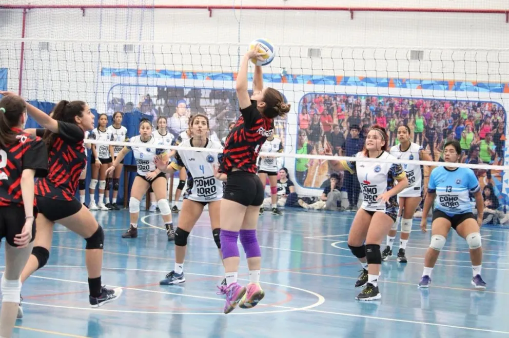 Renata Battilana, la deportista choelense convocada a participar de los encuentros con el seleccionado rionegrino de voley