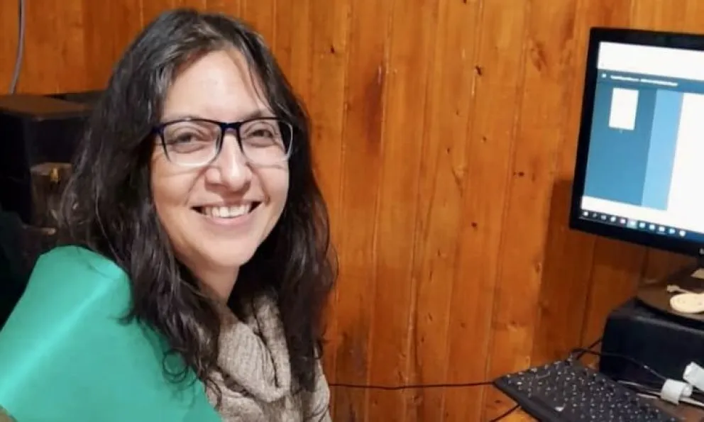 Reconocimiento del CEAER: después de 26 años, la profe de inglés tomó las últimas mesas finales