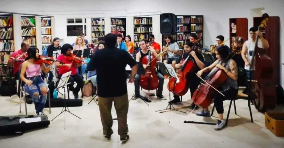 La Orquesta del Bicentenario cerrará la muestra de "Dinosaurios y bestias prehistóricas" en la Biblioteca Nicolás Avellaneda