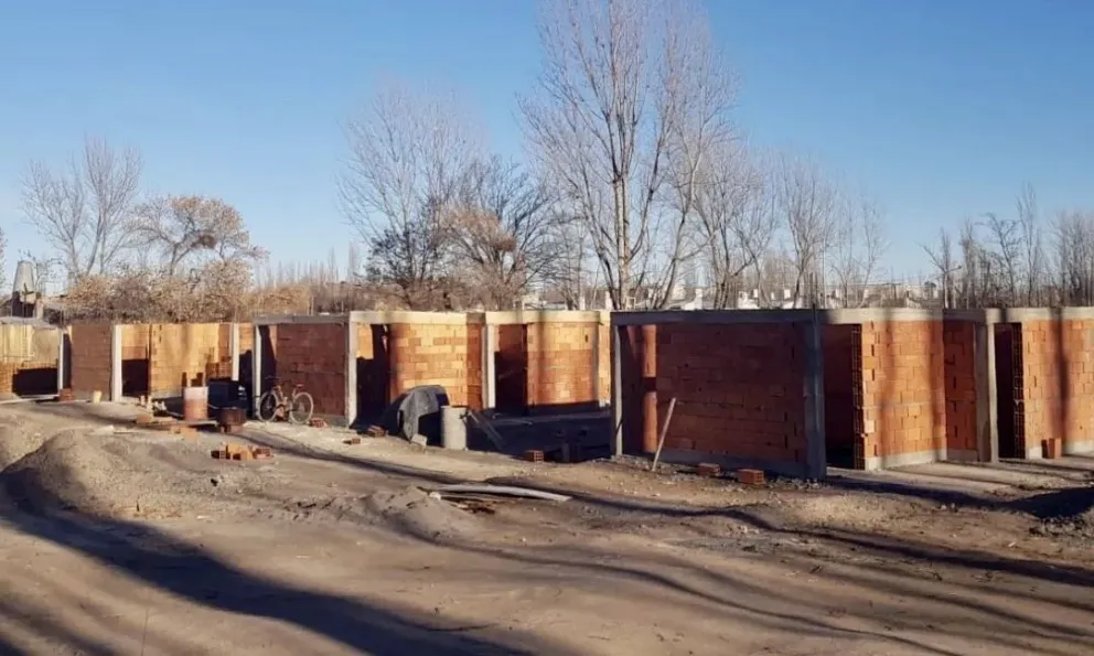Avanza la construcción de 12 viviendas en Lamarque