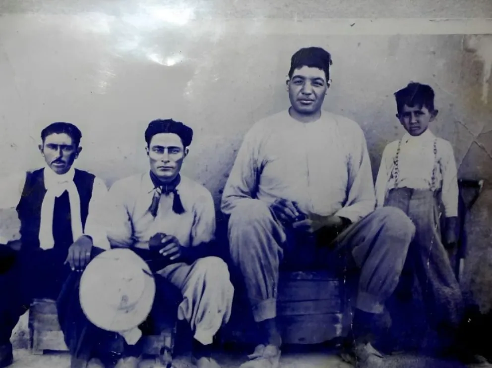 Vivió en Lamarque y medía casi 3 metros: la increíble historia de Noel Berthe