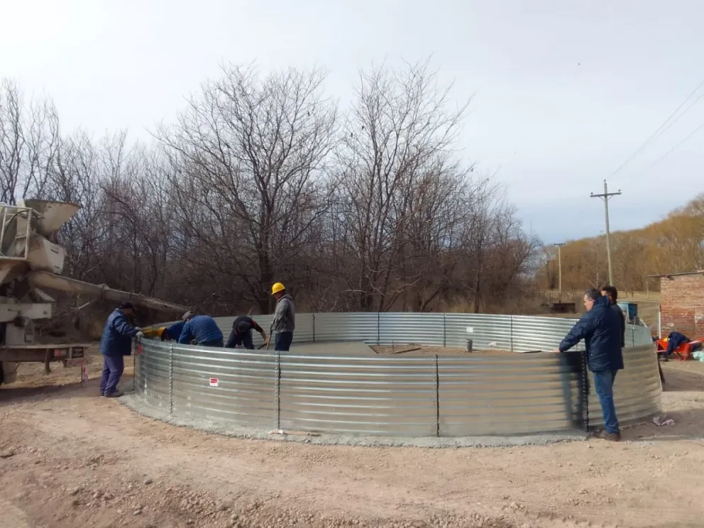 Avanza la obra de mejoramiento del servicio de agua en Coronel Belisle