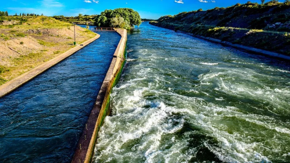 Largarán el agua de canales de riego en Luis Beltrán para salvar producción