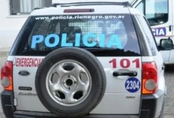MOVIL POLICIAL DE ATRAS