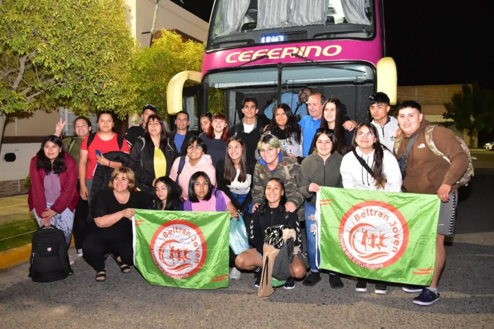 Emocionante viaje de estudiantes de Bariloche: estudiantes del CET Nº 29 de Luis Beltrán cumplen su sueño
