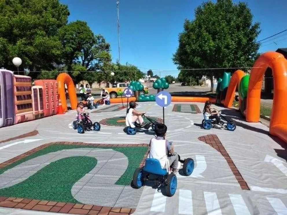 Estudiantes de escuelas primarias del Valle Medio vivieron una experiencia única en educación vial