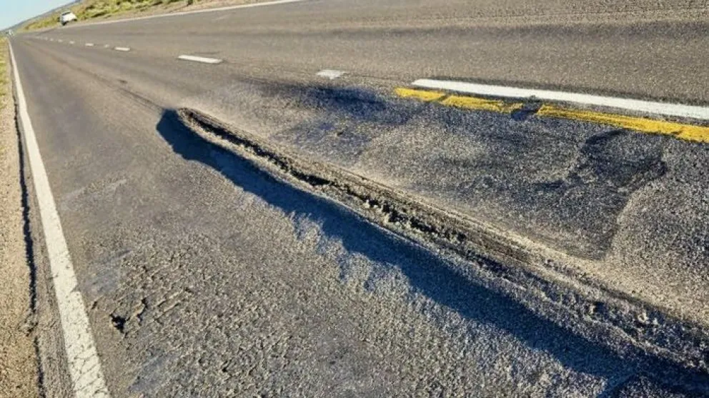 "Es una vergüenza": preocupante estado del asfalto en la Ruta 22 