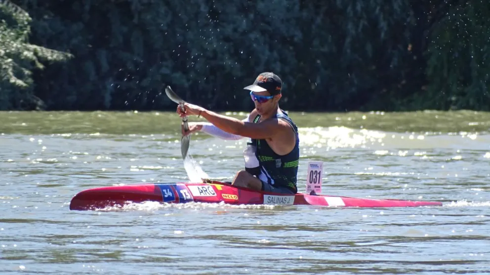 Julián Salinas brilla en la Regata y recibe el cariño de la gente