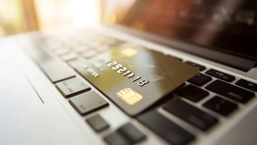 Aumento histórico en las tasas de interés de las tarjetas de crédito