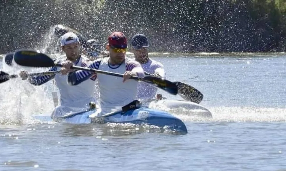 Perseguidos por los franceses, Pinta y Saavedra consiguen liderar la Regata Internacional 