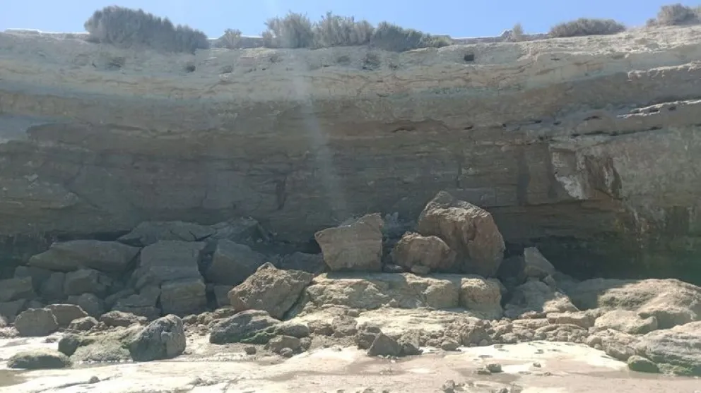 Nuevo derrumbe del acantilado en Las Grutas