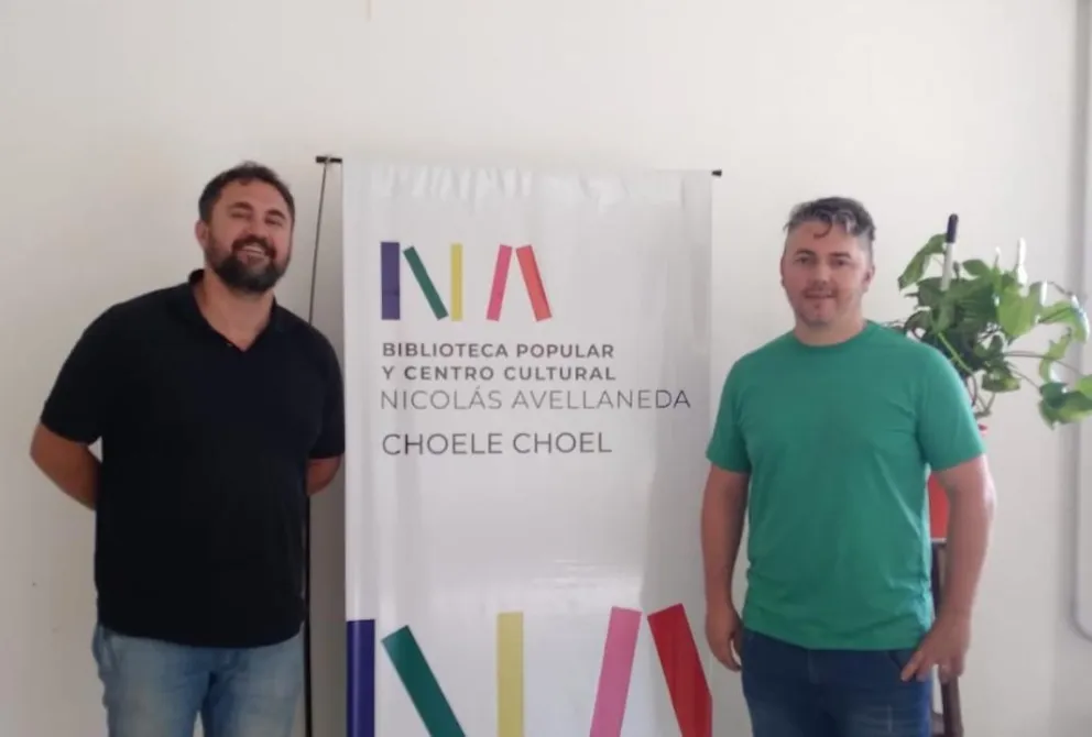 Visita del director de Bibliotecas Rionegrinas a la Biblioteca Nicolás Avellaneda