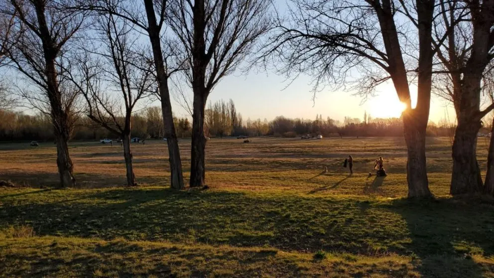 Tarde de aventuras y solidaridad en el predio del autocine de Choele Choel 