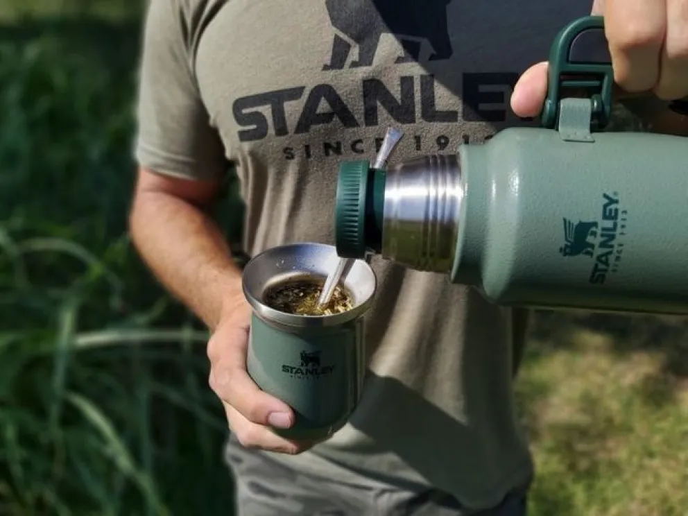 La Aduana detecta copias peligrosas del termo Stanley en el mercado