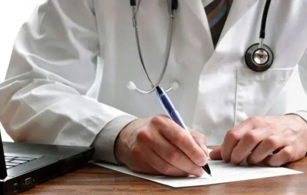 Dictan primera cautelar contra subas de prepagas habilitadas por DNU