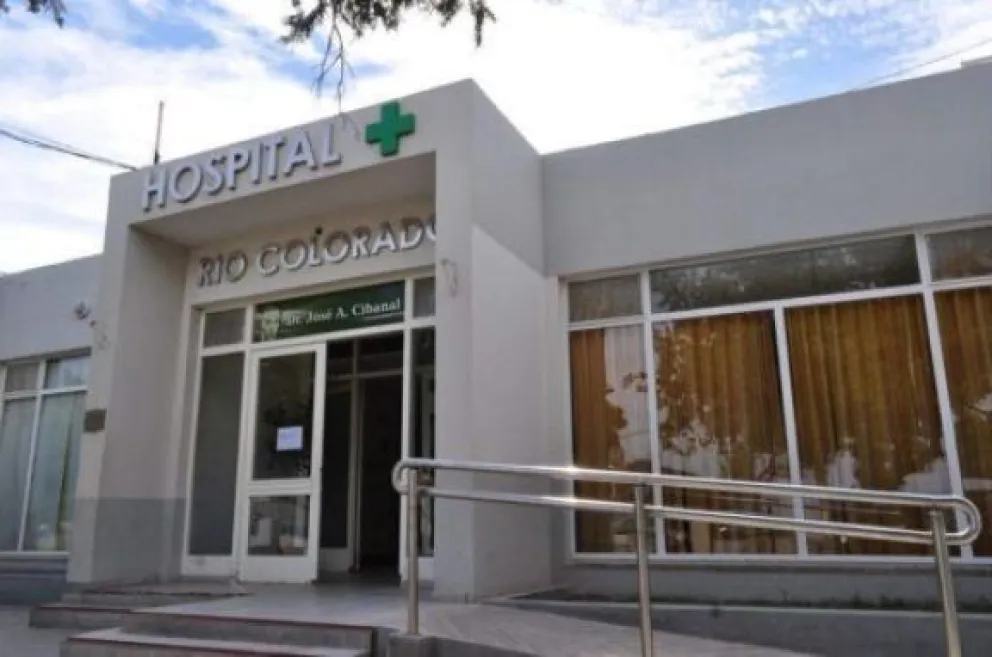 Dos motociclistas heridos en un accidente vial en Río Colorado 