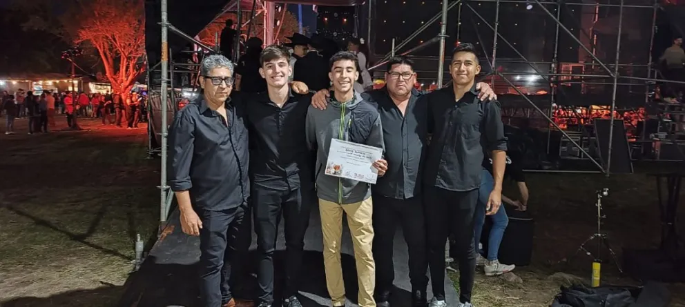 Bruno Barrera y su grupo en las peñas de Jesús María: "Una experiencia inolvidable"