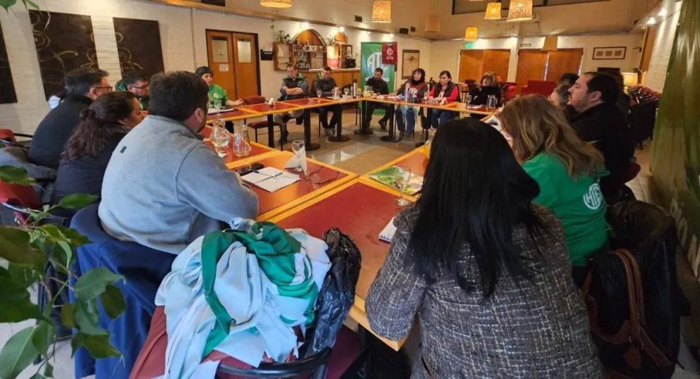 ATE aceptó la oferta salarial del gobierno y pidió "su pronta liquidación"