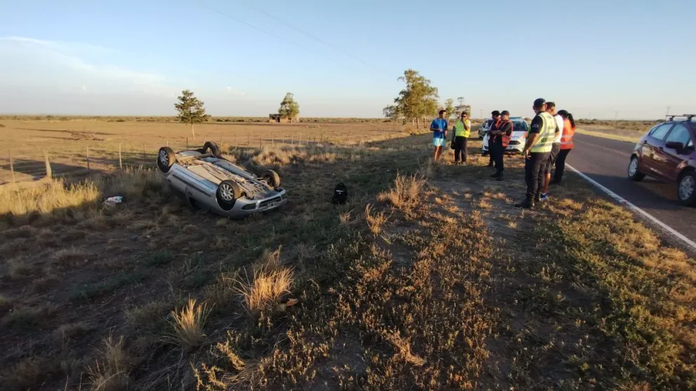 Una pareja y su bebé de 9 meses se salvaron por el cinturón de ...