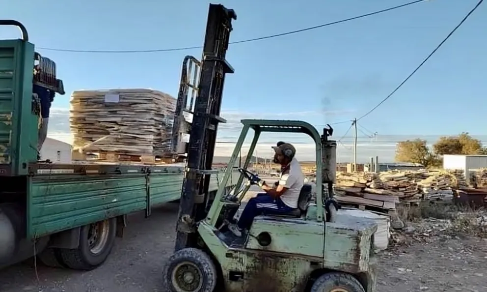 Exportación de piedra laja desde Los Menucos al Uruguay