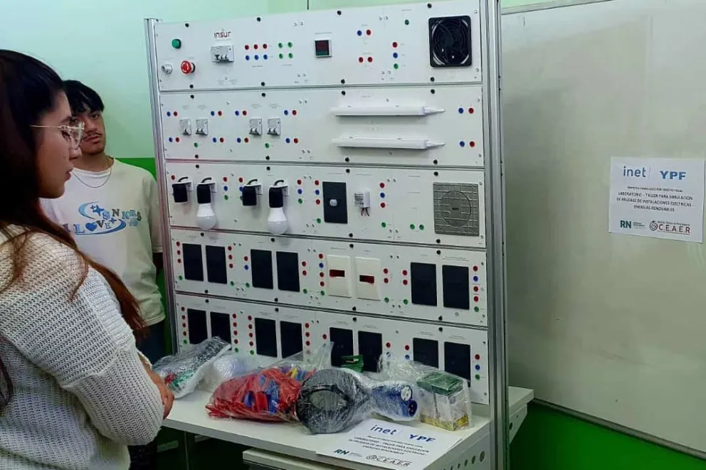 Presentan Tablero Eléctrico Didáctico para fortalecer la educación técnica